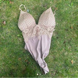 Fashion Nova Lace Nude Bustier Bodysuit S